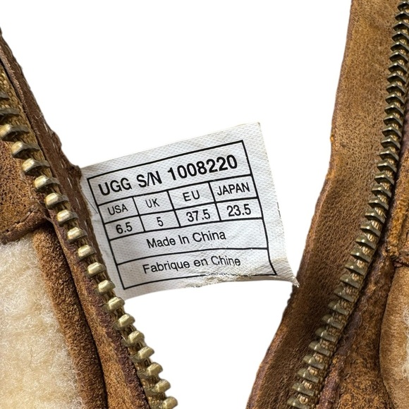 UGG Blayre II leather all weather zip on boots. - Picture 17 of 17